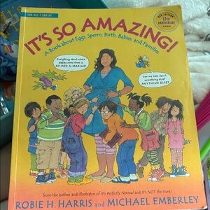 It's So Amazing! Book by Robie H. Harris